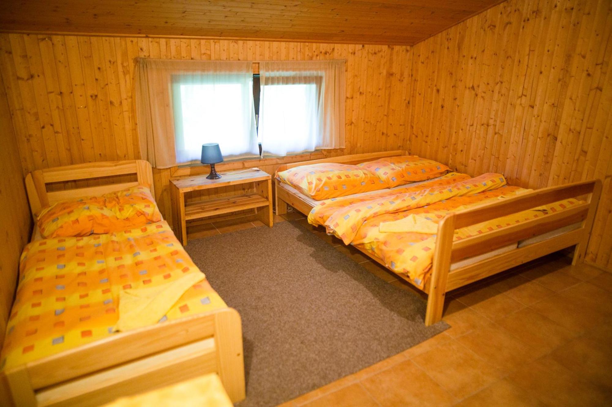 Komari Louka Nova Olesna Екстер'єр фото